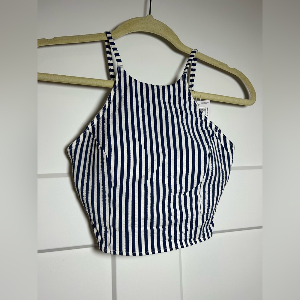 Lululemon XS C/D Cup High Neck Swim top - Picture 3 of 11